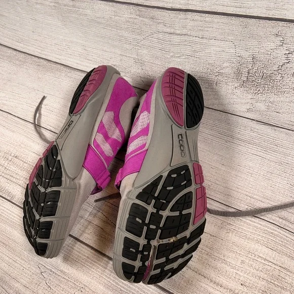 Women's Athletic Shoes in Gray and Pink - Picture 2 of 5